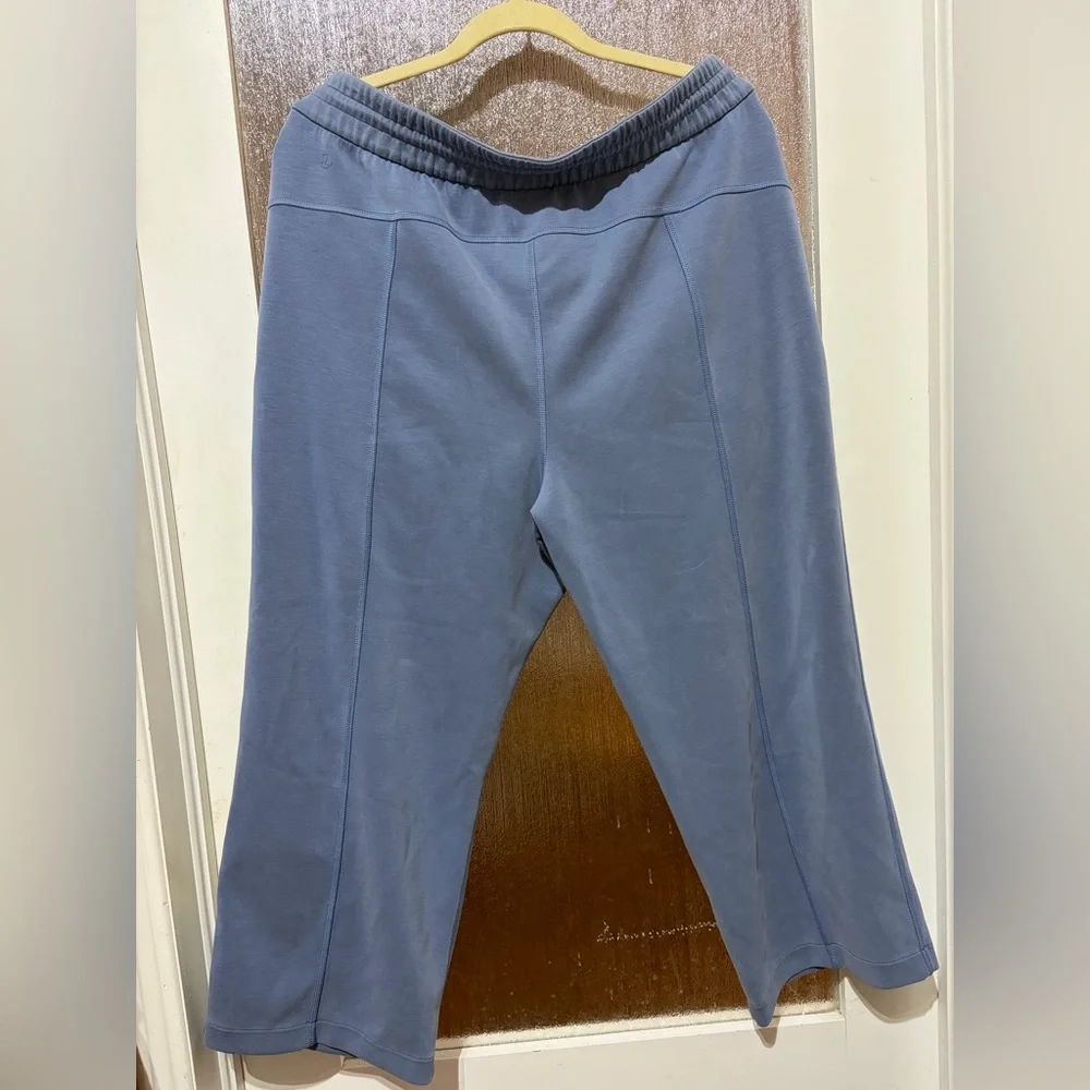 Lululemon Softstreme High-Rise Straight-Leg Cropped Pant - Picture 4 of 5